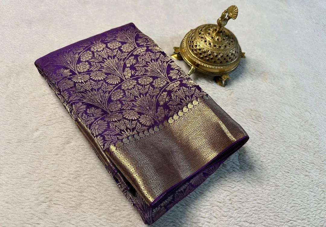 Fashion Meets Tradition: Shop Stunning Brocade Silk Sarees
