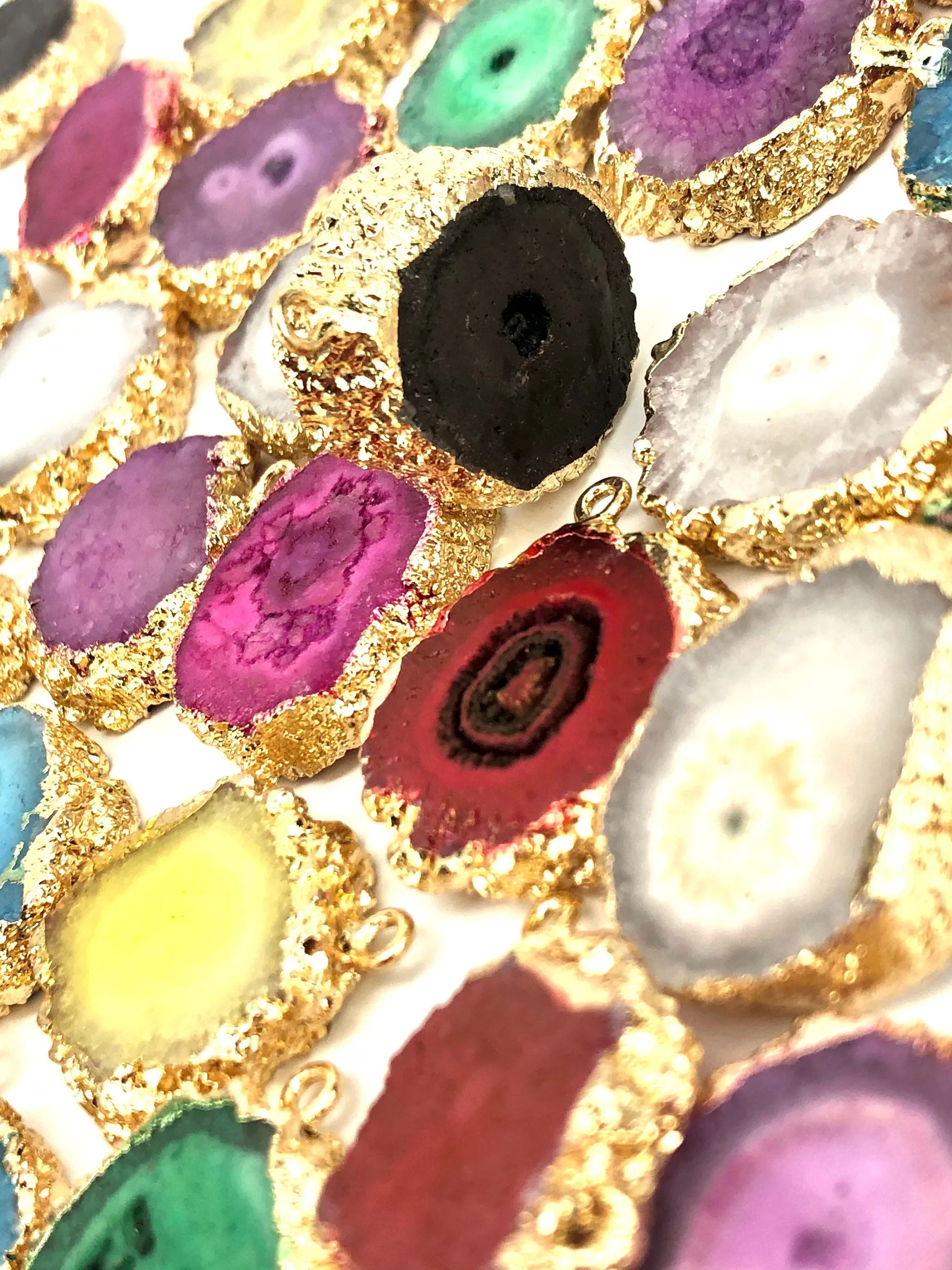 Geodes W/Gold Plating Sku#Q06