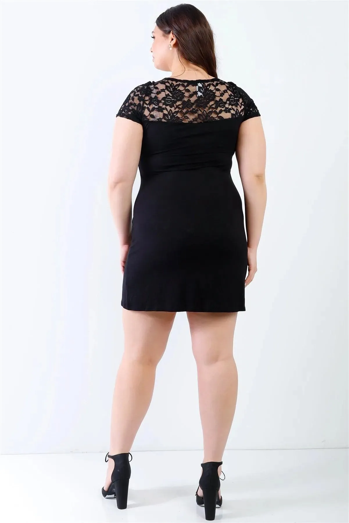 Junior Plus Black Lace Details Short Sleeve Mini Dress /2-2-2