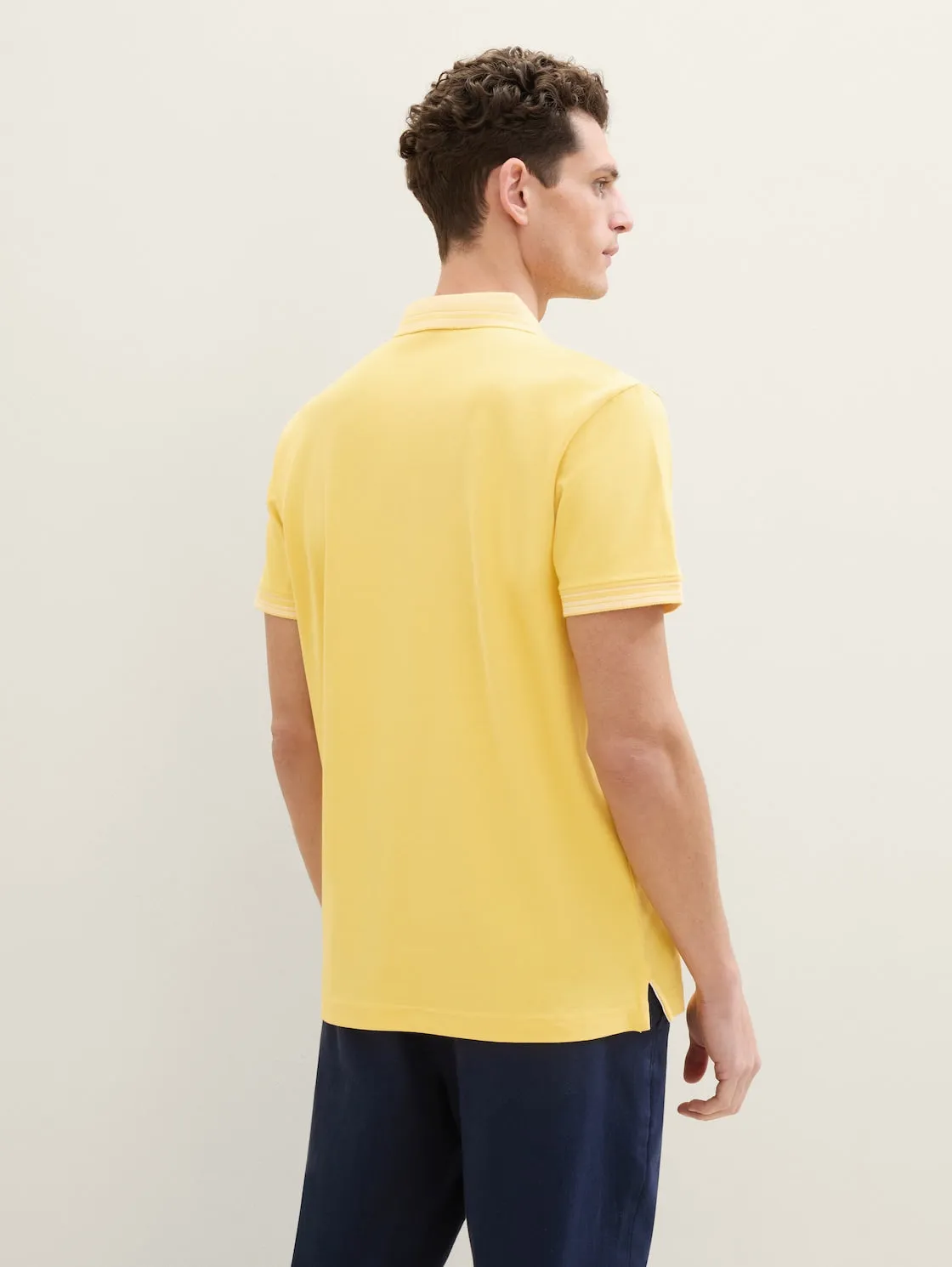 POLO WITH DETAILS